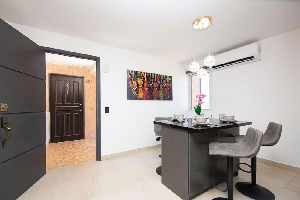 Vacay Condo Walk To The Beach Restaurants & Clubs Cabo San Lucas Exterior photo